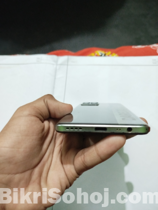 Realmi 8